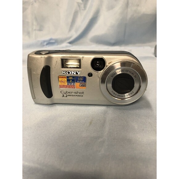 Sony Cybershot DSC-P71 Digital Camera - Parts Or Repair, supports AA + SD - Picture 1 of 2